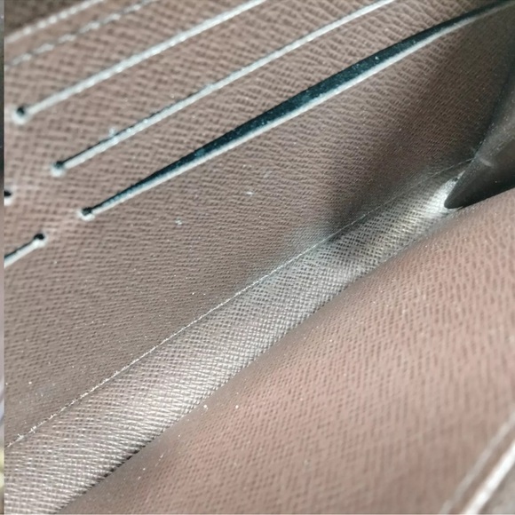 Louis Vuitton Damier Ebene Zippy Wallet - Picture 6 of 7